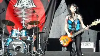 Die so fluid; Not everybody gets a happy ending - live @ schollenpop