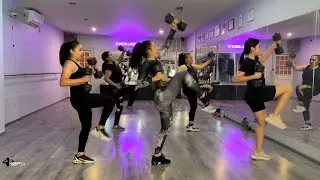 Trabaja PIERNAS, brazos y ABDOMEN‼️😱al ritmo de La Negra Tiene el Tumbao - Celia Cruz 🎵