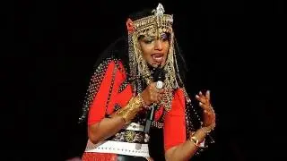 M.I.A. Gives the Finger During Her Super Bowl Performance