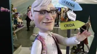 Fallas. 02. Exposici&oacute;n del Ninot. (Фестиваль Фальяс, Валенсия. 02. Экспозиция фигур.)