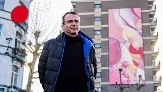 Mix du tableau de 16m de haut r&eacute;alis&eacute; &agrave; Bruxelles