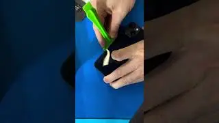 **Вскрываю iPhone 14 без косяков &mdash; гигачадный разбор!**