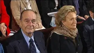 Jacques Chirac tenu éloigné des micros