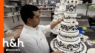 Buddy termina o bolo e pedem mais dois para a revista | Cake Boss | Discovery H&H Brasil