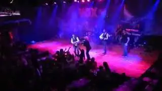 VOX PALACE LIVE-ZAHOS KARABASIS  OUTE POU ME NOIAZEI PROTO THEMA