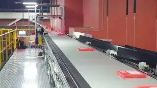 Shoe sorter conveyor diverting