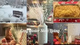 The Magic of Winter /  Banana Bread & seasonal Decor 