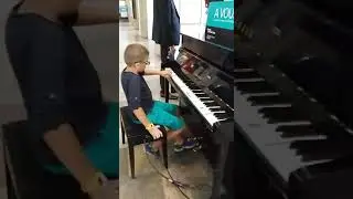 Byka joue au piano yadraa