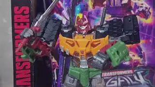 Cybertron Universe Protectors: Ironhide vs Bludgeon | Transformers Stop Motion