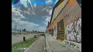 Intentando hacer street... #AlienRR5 #JuampiFPV #Foxeer #PredatorV3