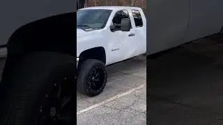 Mad dog transmission stage2 6l90 with Diablo sport tune with 20x12.50 venoms on 20in-44s riding high