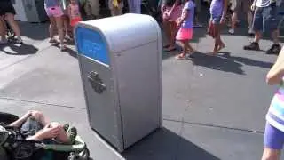 Disney World - Magic Kingdom Orlando Florida - Talking Trash Can/Bin in HD