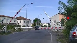 Spoorwegovergang Lucca (I) // Railroad crossing // Passaggio a livello