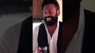 Worlds best waiter 😜#funnyvideo #copenhagen #bollywood #india #pakistani #waiter #restaurant #desi