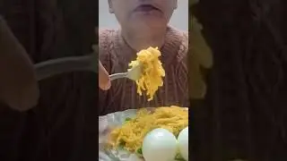 VEGETABLE MAGGI NOODLES & EGG#eatingvlogs #short  @TheFlavourFiend