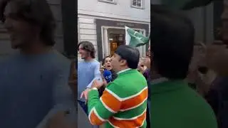 Journalist Asad Malik At Avenfield House during PTI protest