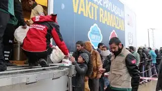 Thousands of Syrian Refugees Stranded at Turkey-Syria Border