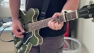 Out There intro with Gibson Chris Cornell
