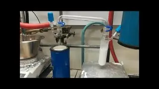 Distillation d'un liquide volatil par transfert sous vide