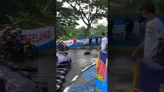 Aksi Overtake Berujung saling Senggol Antar Rider #roadrace #roadrace2tak #roadracesumbar