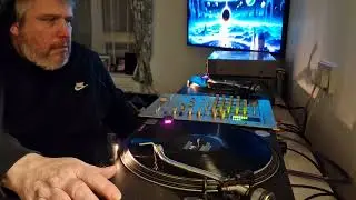 Dj MALLUGA Sunday #vinyl old school #housemusic mix on Technics 1210s 
