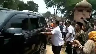 Pelaku penyerangan pak wiranto babak belur di hajar aparat !!!