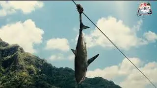 Jurassic World (2015) - Mosasaurus Feeding Show - Mosasaurus (sea dinosaur) eating the shark - Movie