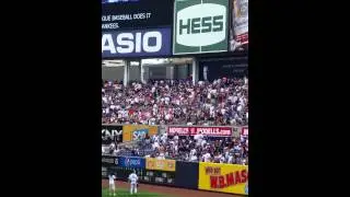 Paul O'Neill plays catch with fan at Old Timer's D