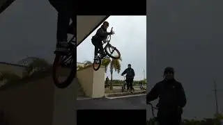 BMX in the streets. #bmx #bmxlife #bmxbike #bmxplus #bmxstreet
