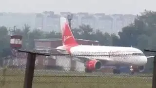 Руление и обслуживание Airbus A319-112[VP-BDZ] авиакомпании 