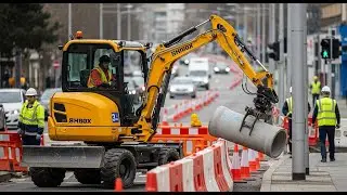 15 Mini Excavators That Can Lift Crazy Loads | Compact Machines with Big Power