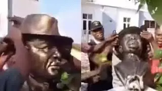 Video Protesters Take Over Rivers LGAs, Pull Down Wike&rsquo;s Statue In Obio-Akpor Secretariat