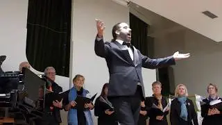 Leon Viola Tenore con il coro Milleluci 3