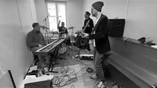 Crash / The B&uuml;rokr&auml;tz