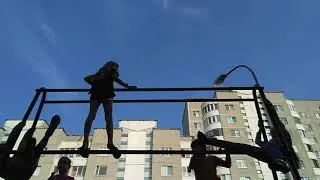 Я сподрушкой