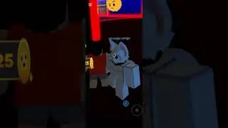 jugando con la mascota del canal