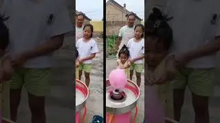 Cotton candy artist #shorts #candyfloss #cottoncandymaker
