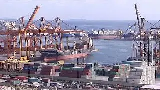 Греция продаст 51% акций порта Пирей - economy