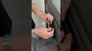 Adjusting the handle position on an awning window