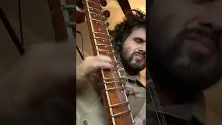 Jimi Hendrix on Sitar - Voodoo Child (slight return)
