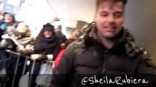 Ricky Martin Stage Door Jan-16-2013 Antes del Matinee
