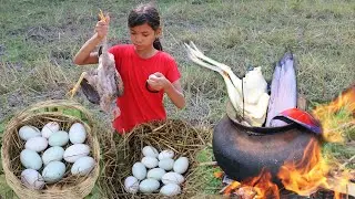 pick eggs in field | Cooking whole steamed chicken with banana flowers, delicious recipe