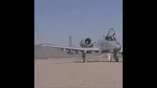 Самолет A-10 Warthog демонстрирует непреодолимую мощь #боевые #военные