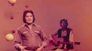 A NAYYAR MEHNAZ   Mausam Koi Aaye   Film  Hum Aur Tum   YouTube