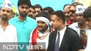 Hardik Patel leaves jail 9 months after being arrested for sedition