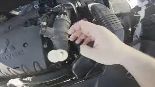 Wo befindet sich der Getriebe&ouml;l-Messstab beim MITSUBISHI ASX II (2022&ndash;heute)?