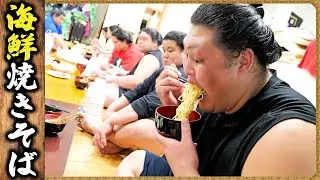 [СУМО]🦐 Скрытая Камера на Кухне 🎥 Рикиси Готовят Огромный Морепродуктовый Пир
