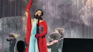 Angela Aguilar-La Gata Bajo La Lluvia 