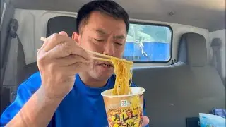【男一人車中飯】カレーヌードル  タッパー弁当