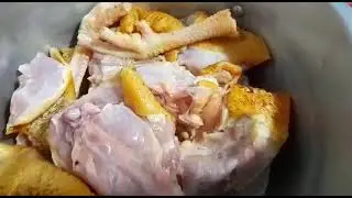 Como hacer gallina guisada en sumo de coco